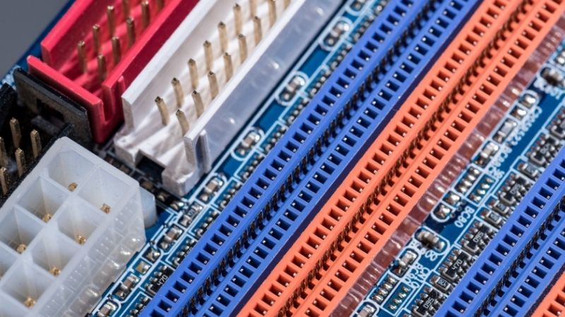 ترمینال بلاک در یک برد الکترونیکی